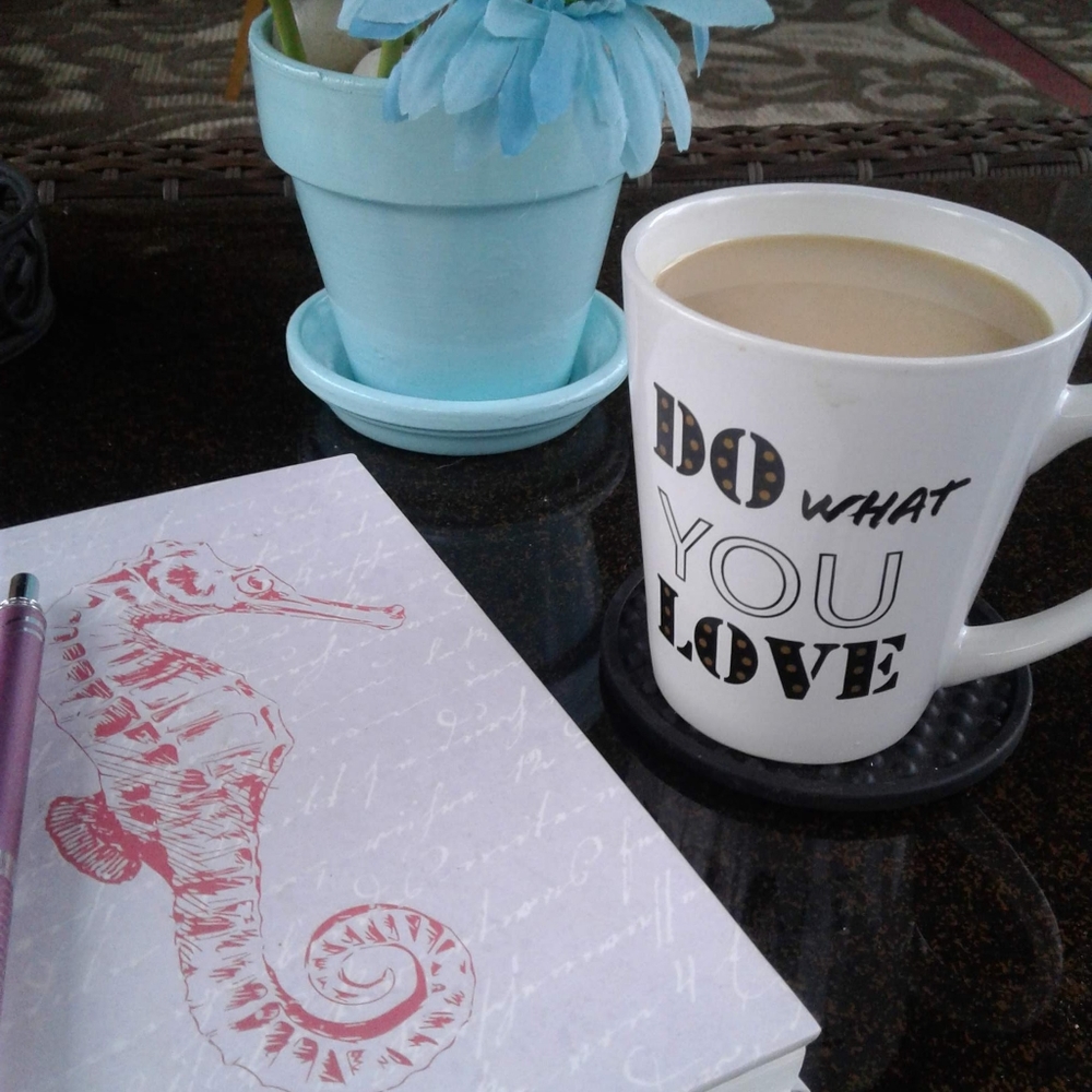 Meet your Posher MARLEY 🎨📸🍀🌼☕